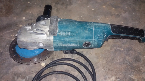 หินเจียรใหญ่ Makita