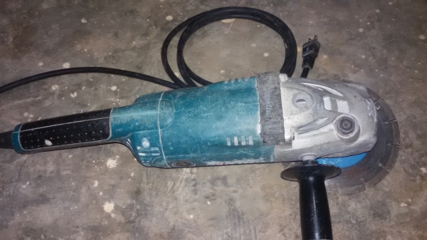 หินเจียรใหญ่ Makita