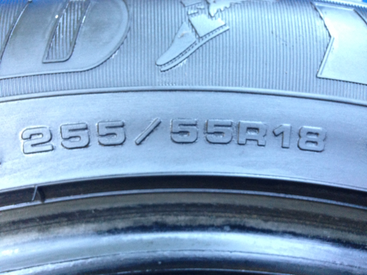 ยาง Goodyear 255 55 18 ปลายปี13 ดอกเต็ม ใช้ยาว ราคาไม่แพง ยาง Goodyear 255 55 18 ปลายปี13 ดอกเต็ม ใช้ยาว ราคาไม่แพง