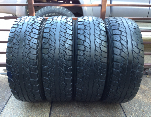 ยาง All Dunlop 30 9.5 R15 ปี12 พร้อมใช้งาน ราคาไม่แพง