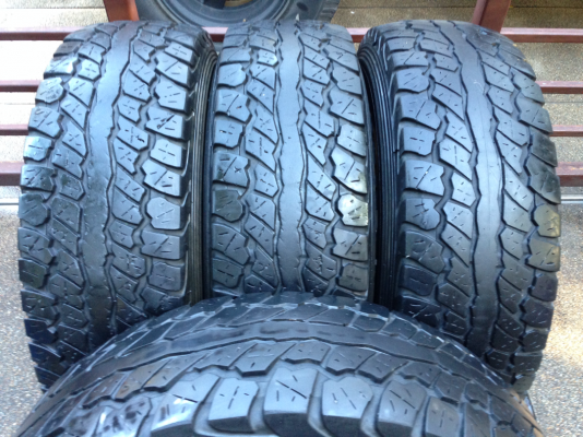 ยาง All Dunlop 30 9.5 R15 ปี12 พร้อมใช้งาน ราคาไม่แพง