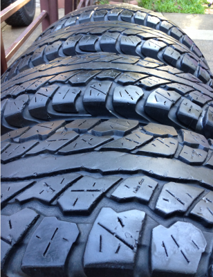 ยาง All Dunlop 30 9.5 R15 ปี12 พร้อมใช้งาน ราคาไม่แพง