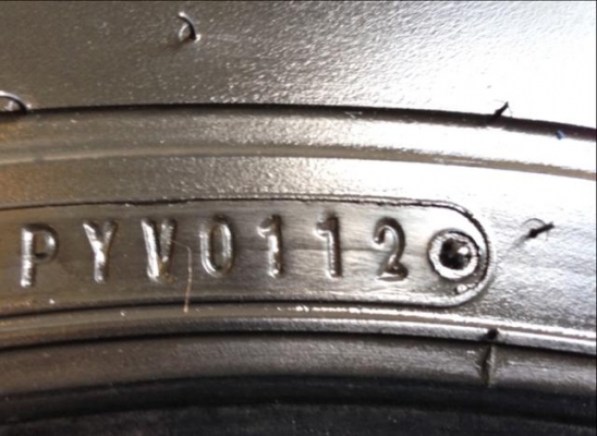 ยาง All Dunlop 30 9.5 R15 ปี12 พร้อมใช้งาน ราคาไม่แพง