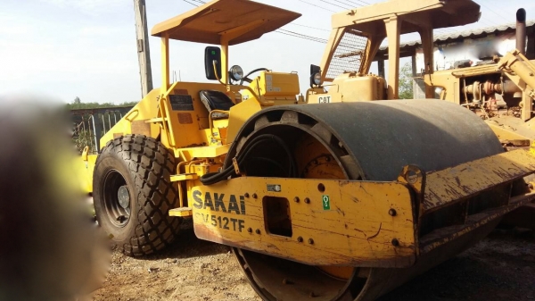 ขาย รถบด SAKAl  - SV512 - H.    สนใจติดต่อ  081 - 6079515