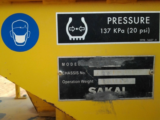 ขาย รถบด SAKAl  - SV520 T - F.  ( รถทำงาน 6,5xx ชม. )    สนใจติดต่อ  081 - 6079515