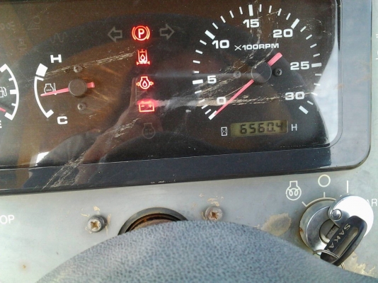 ขาย รถบด SAKAl  - SV520 T - F.  ( รถทำงาน 6,5xx ชม. )    สนใจติดต่อ  081 - 6079515