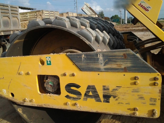 ขาย รถบด SAKAl  - SV520 T - F.  ( รถทำงาน 6,5xx ชม. )    สนใจติดต่อ  081 - 6079515