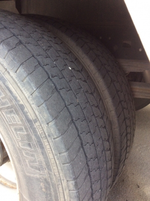 รถฮีโน่ 6 ล้อ ตู้แห้ง 150 แรงม้า. ปี 57.  ( รถวิ่ง 10,xxx กม. )     สนใจติดต่อ  081 - 6079515