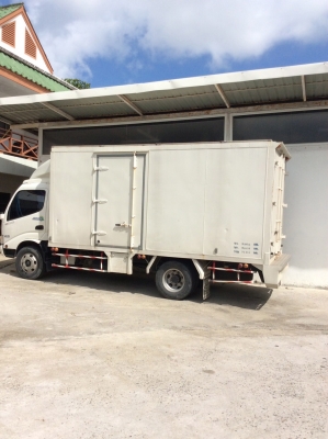 รถฮีโน่ 6 ล้อ ตู้แห้ง 150 แรงม้า. ปี 57.  ( รถวิ่ง 10,xxx กม. )     สนใจติดต่อ  081 - 6079515