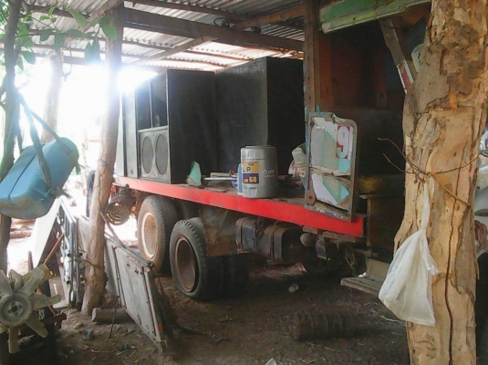 ขายรถแทรลเลอร์ ISUZU หัวยาว รถบรรทุกรถเกี่ยว เพลาเดียว 10ล้อขายราคา 250,000บาท