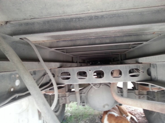 รถฮีโน่ 6 ล้อ ตู้แห้ง FB4J - 145 แรงม้า. ปี 42.    สนใจติดต่อ  081 - 6079515