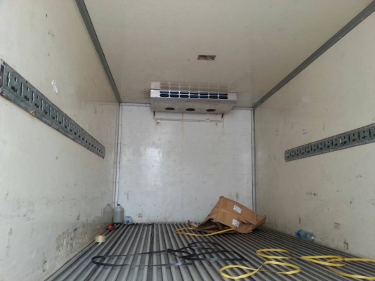 รถฮีโน่ 6 ล้อ ตู้แห้ง FB4J - 145 แรงม้า. ปี 42.    สนใจติดต่อ  081 - 6079515