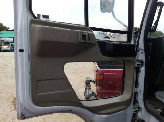 รถฮีโน่ 6 ล้อ ตู้แห้ง FB4J - 145 แรงม้า. ปี 42.    สนใจติดต่อ  081 - 6079515