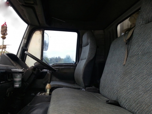 รถฮีโน่ 6 ล้อ ตู้แห้ง FB4J - 145 แรงม้า. ปี 42.    สนใจติดต่อ  081 - 6079515