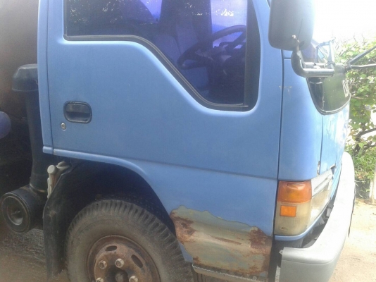 รถอีซูซุ 6 ล้อ ( บรรทุกน้ำมัน ) NQR / 130 แรงม้า. ปี 48.     สนใจติดต่อ  081 - 6079515