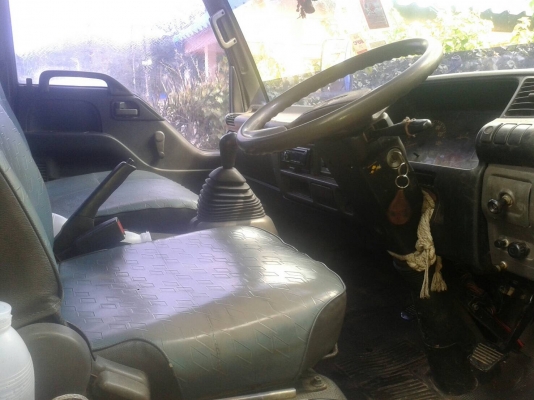 รถอีซูซุ 6 ล้อ ( บรรทุกน้ำมัน ) NQR / 130 แรงม้า. ปี 48.     สนใจติดต่อ  081 - 6079515