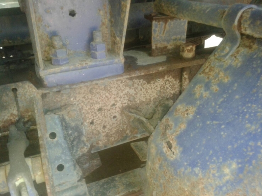 รถอีซูซุ 6 ล้อ ( บรรทุกน้ำมัน ) NQR / 130 แรงม้า. ปี 48.     สนใจติดต่อ  081 - 6079515