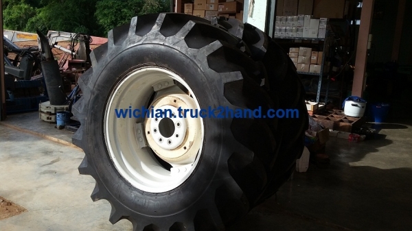 ขายแล้วครับ กะทะล้อหลังรถไถฟอร์ดเก่านอก กะทะขอบ 30"x15" พร้อมยางใหม่ไฟร์สโตน 18.4-30+ยางในใหม่