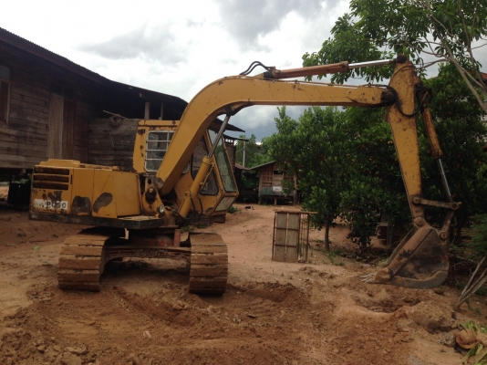 ขายรถแบคโฮ  KOMATSU  รุ่น PC 60-2  ปั๊มเดิม เครื่องเดิม  โซ่ดี  เอวแน่นขาย ราคา 250,000 บาท