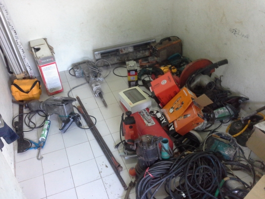 เลิกกิจการ จะกลับบ้านนอก ขายนั่งร้าน และเครื่องมือก่อสร้สางจำนวนมาก