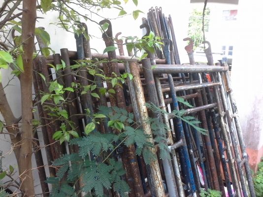 เลิกกิจการ จะกลับบ้านนอก ขายนั่งร้าน และเครื่องมือก่อสร้สางจำนวนมาก