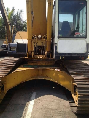 รถขุด KOMATSU PC200-5 บูมยาว 16  เมตร