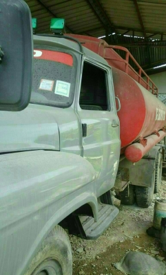 ขายด่วนครับ รถบรรทุกน้ำ สิบล้อหน้ายาว  อุปกรณ์ ครบ พร้อม ใช้งานครับ