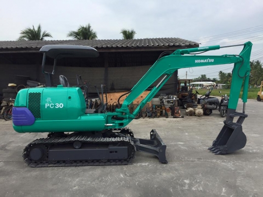 รถขุดเล็ก KOMATSU PC30-7 นำเข้าจากญี่ปุ่น