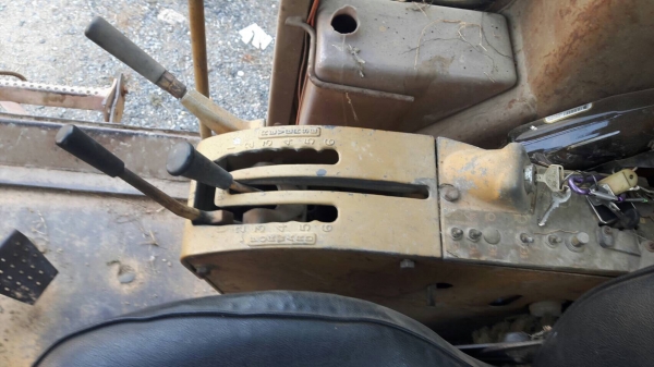 รถเกรด CAT 140G - 72V. ปี 52. สนใจติดต่อ  081 - 6079515