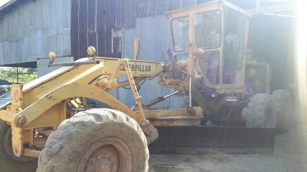 รถเกรด CAT 140G - 72V. ปี 52. สนใจติดต่อ  081 - 6079515