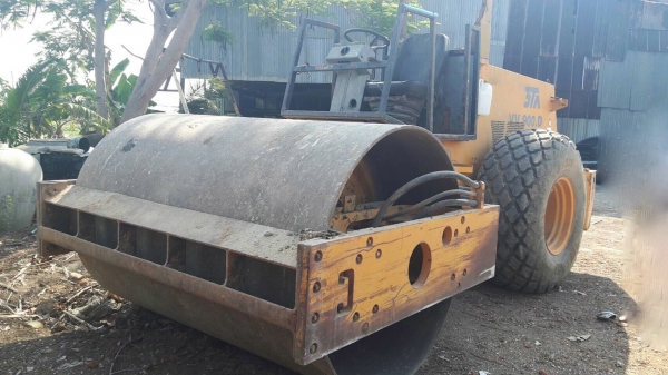 ขาย รถบด STA - VV900.D.   สนใจติดต่อ  081 - 6079515