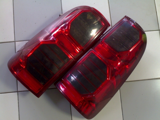 ไฟท้าย VIGO CHAMP