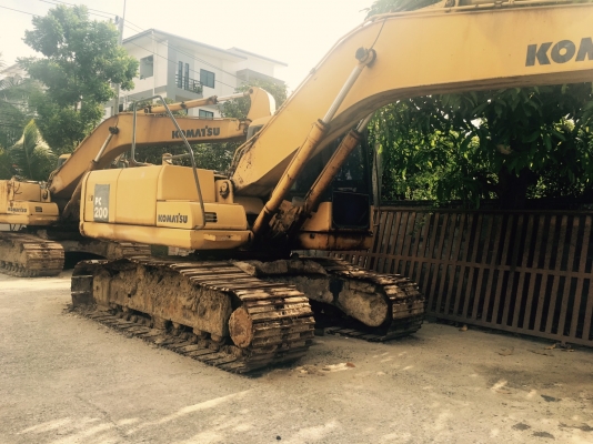 ขายรถแบคโฮ KOMATSU PC200-7 ราคา 1250000