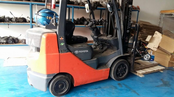 รถโฟล์ฺคลิฟท์