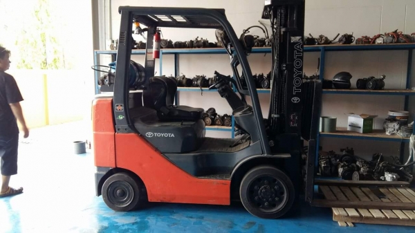 รถโฟล์ฺคลิฟท์