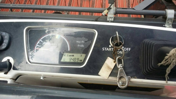 รถเกี่ยวข้าวคูโบต้า รุ่น DC70g รถปี58ใช้งานได้ปีเดียว แถมพ่วงและหัวเกี่ยวข้าวโพด