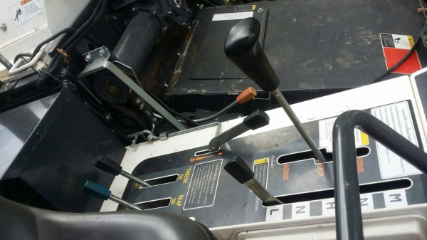 รถเกี่ยวข้าวคูโบต้า รุ่น DC70g รถปี58ใช้งานได้ปีเดียว แถมพ่วงและหัวเกี่ยวข้าวโพด