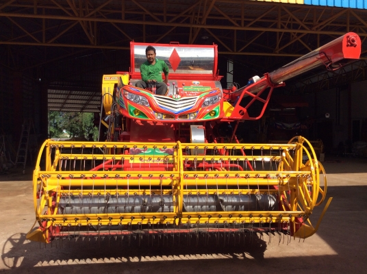 รถเกี่ยวข้าวเกษตรพัฒนา จ้าวช้างไวไฟ