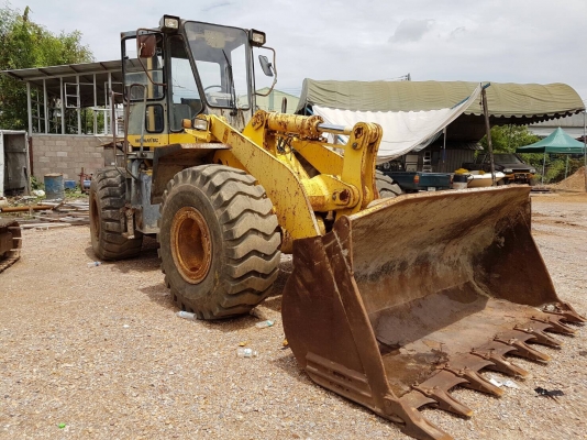 ขายรถตักล้อยางเก่านอก KOMATSU WA380-3