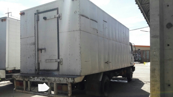 รถบรรทุก 6 ล้อ ตู้น้ำแข็ง MITSUBISHI ปี94 เครื่อง 165 แรง ราคา 335,000 บ. รถอยู่อยุธยา