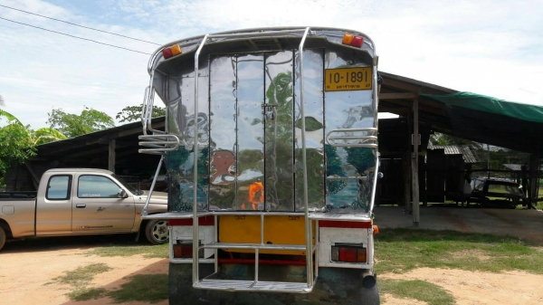 ขาย 6 ล้อโดยสารisuzu 115 NPR  รถห้างเเท้ สภาพสวยๆพร้อมใช่งาน