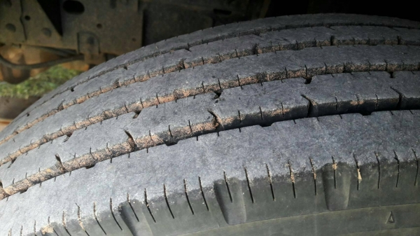 ขาย 6 ล้อโดยสารisuzu 115 NPR  รถห้างเเท้ สภาพสวยๆพร้อมใช่งาน