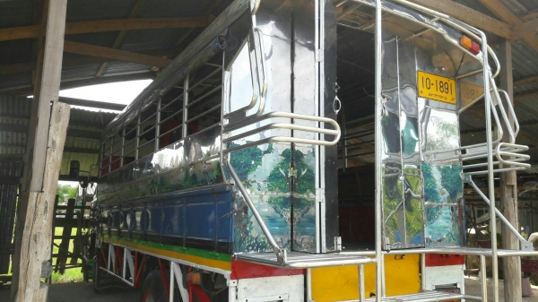 ขาย 6 ล้อโดยสารisuzu 115 NPR  รถห้างเเท้ สภาพสวยๆพร้อมใช่งาน