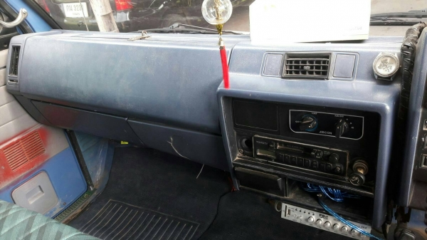 ขาย 6 ล้อโดยสารisuzu 115 NPR  รถห้างเเท้ สภาพสวยๆพร้อมใช่งาน