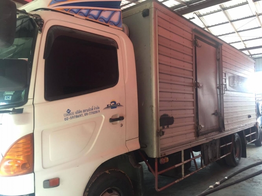 ขาย 6ล้อ HINO ปี46 FG4JPPA เครื่อง JO5C ยาว 5.50 เมตร ตู้แห้ง ประตู 3 บาน 0818481185 0914902228