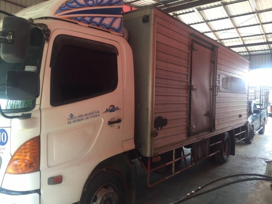 ขาย 6ล้อ HINO ปี46 FG4JPPA เครื่อง JO5C ยาว 5.50 เมตร ตู้แห้ง ประตู 3 บาน 0818481185 0914902228