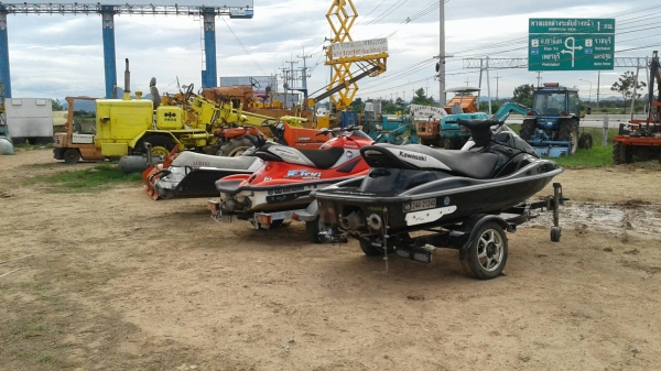 ประกอบครบชุดแล้วครับ เรือ เจ็ตสกี จากญี่ปุ่น พร้อมเทรเลอร์พ่วงลาก ราคา 78,000 - 120,000 บาท
