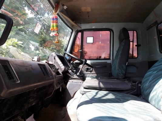 ขายรถ10ล้อ ร็อกกี้175แรง FVZ เพลาเดียว เอกสารพร้อมโอน ราคา550,000 สนใจโทร 090-8588220คุณนะ 093-3258446คุณบิว หรือเข้าดูสินค้าอื่นๆได้ที่ www.narong2truck.com หรือ www.truck.in.th/498 หรือเพจFacebook ณรงค์ ซื้อขายรถมือสอง (เว็บไซต์ส่วนตัว) หรือFacebook คุณ