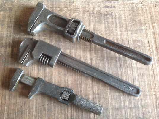 ขายประแจเลื่อนโบราณ Antique Auto 9&quot;