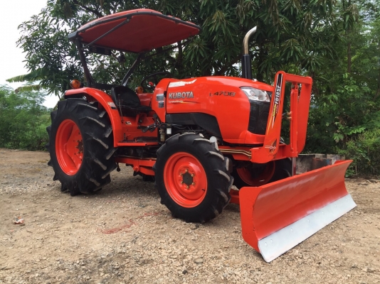 ขายรถไถคูโบต้า L4708. 2เพลา พร้อมอุปกรณ์ ใบมีดดันดินหน้าและผานพรวน รถสวย สภาพพร้อมใช้งาน  ราคา 428,000 บาท สนใจโทร 081-9136451 หรือ ขอดูรูปผ่านทาง line:bow6451 ค่ะ